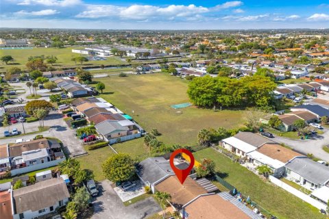 Купить таунхаус в Майами, Флорида 2 спальни, 76.64м2, № 2056790 - фото 23