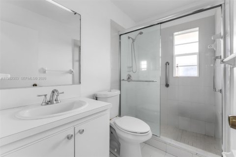 Купить таунхаус в Майами, Флорида 2 спальни, 76.64м2, № 2056790 - фото 13