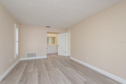 House in New Port Richey, Florida 2 bedrooms, 170.85 sq.m. № 1803510 - photo 23