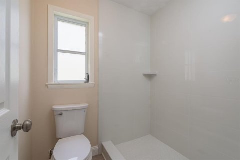House in New Port Richey, Florida 2 bedrooms, 170.85 sq.m. № 1803510 - photo 25
