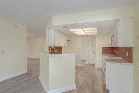 House in New Port Richey, Florida 2 bedrooms, 170.85 sq.m. № 1803510 - photo 17