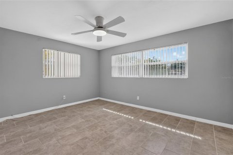 Villa ou maison à vendre à Largo, Floride: 3 chambres, 118.91 m2 № 2329460 - photo 19