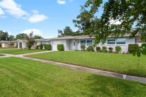 Villa ou maison à vendre à Largo, Floride: 3 chambres, 118.91 m2 № 2329460 - photo 2