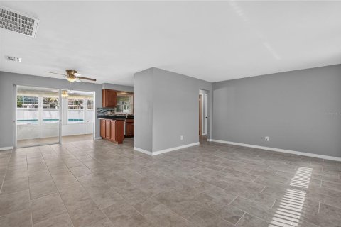 Villa ou maison à vendre à Largo, Floride: 3 chambres, 118.91 m2 № 2329460 - photo 9