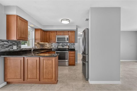 Villa ou maison à vendre à Largo, Floride: 3 chambres, 118.91 m2 № 2329460 - photo 13
