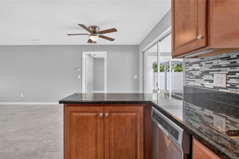 Villa ou maison à vendre à Largo, Floride: 3 chambres, 118.91 m2 № 2329460 - photo 16