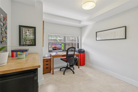 Casa en venta en Miami, Florida, 4 dormitorios, 216.65 m2 № 1790750 - foto 29