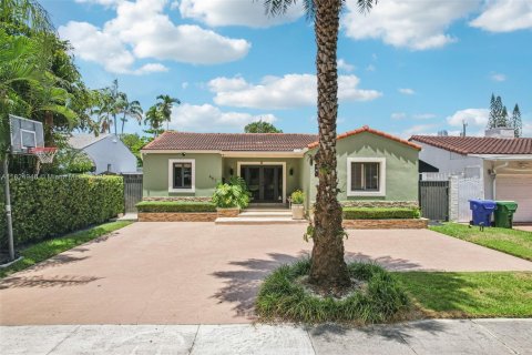 Casa en venta en Miami, Florida, 4 dormitorios, 216.65 m2 № 1790750 - foto 2