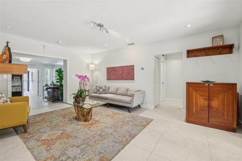 Casa en venta en Miami, Florida, 4 dormitorios, 216.65 m2 № 1790750 - foto 4