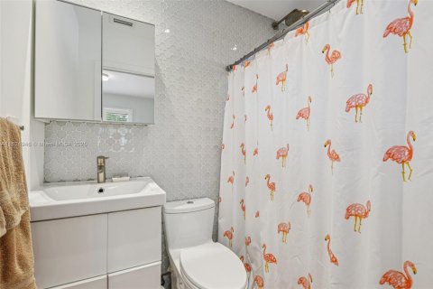 Casa en venta en Miami, Florida, 4 dormitorios, 216.65 m2 № 1790750 - foto 24