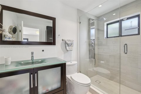 Casa en venta en Miami, Florida, 4 dormitorios, 216.65 m2 № 1790750 - foto 20