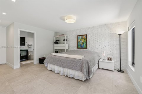 Casa en venta en Miami, Florida, 4 dormitorios, 216.65 m2 № 1790750 - foto 17