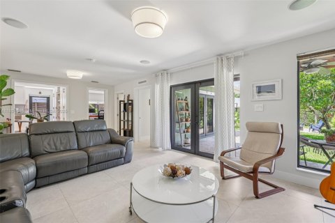 Casa en venta en Miami, Florida, 4 dormitorios, 216.65 m2 № 1790750 - foto 16