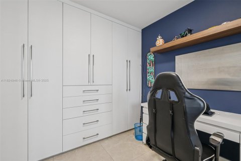 Casa en venta en Miami, Florida, 4 dormitorios, 216.65 m2 № 1790750 - foto 26