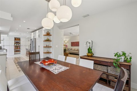 Casa en venta en Miami, Florida, 4 dormitorios, 216.65 m2 № 1790750 - foto 9