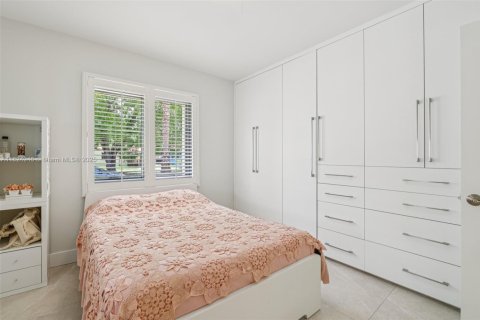 Casa en venta en Miami, Florida, 4 dormitorios, 216.65 m2 № 1790750 - foto 22