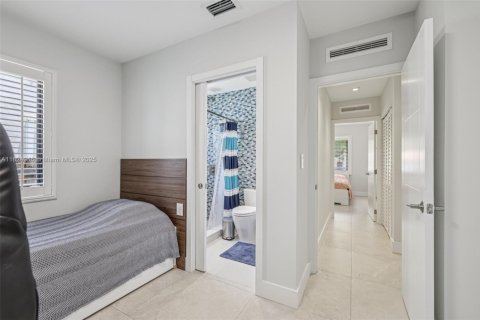 Casa en venta en Miami, Florida, 4 dormitorios, 216.65 m2 № 1790750 - foto 27