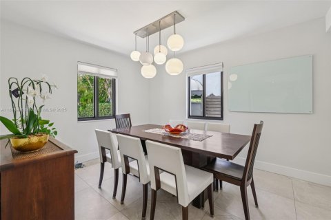 Casa en venta en Miami, Florida, 4 dormitorios, 216.65 m2 № 1790750 - foto 7