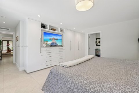 Casa en venta en Miami, Florida, 4 dormitorios, 216.65 m2 № 1790750 - foto 19