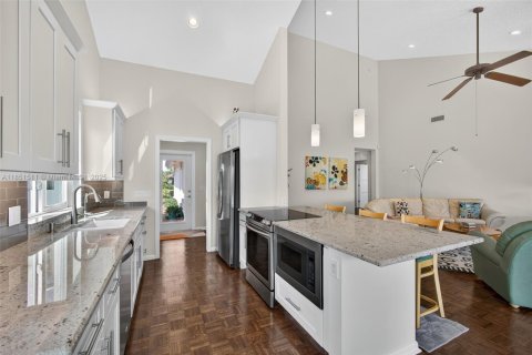 House in Jupiter, Florida 3 bedrooms, 175.49 sq.m. № 1858543 - photo 13