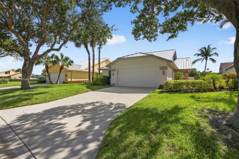 House in Jupiter, Florida 3 bedrooms, 175.49 sq.m. № 1858543 - photo 1