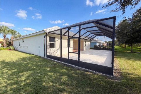 Casa en venta en Vero Beach, Florida, 4 dormitorios, 211.07 m2 № 2387775 - foto 27