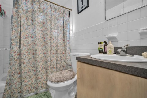 Купить виллу или дом в Майами, Флорида 3 спальни, 119.29м2, № 2029504 - фото 14