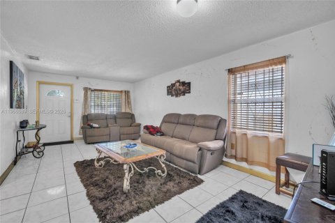 Купить виллу или дом в Майами, Флорида 3 спальни, 119.29м2, № 2029504 - фото 9