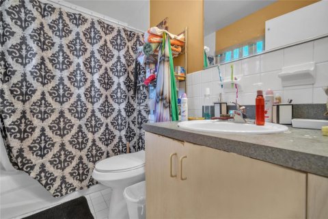 Купить виллу или дом в Майами, Флорида 3 спальни, 119.29м2, № 2029504 - фото 15