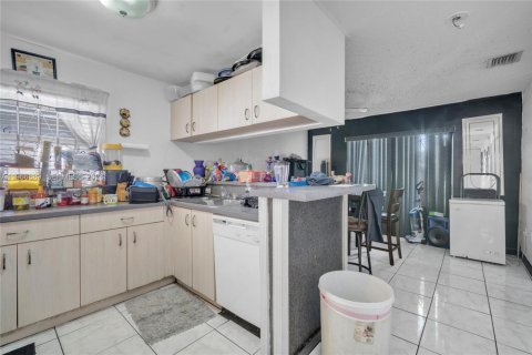 Купить виллу или дом в Майами, Флорида 3 спальни, 119.29м2, № 2029504 - фото 17