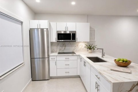 House in Miami, Florida 1 bedroom, 55.74 sq.m. № 2069528