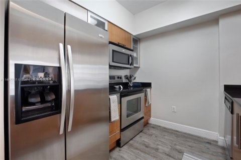 Condominio en alquiler en Miami, Florida, 1 dormitorio, 76.64 m2 № 1896454 - foto 8