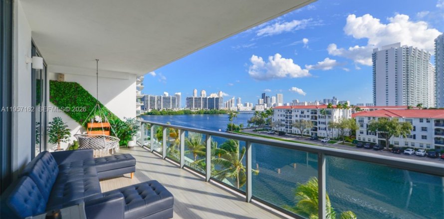 Кондоминиум с 3 спальнями в Авентура, Флорида № 2019523