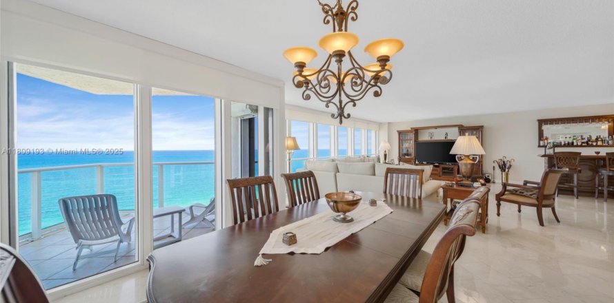 Condo in Sunny Isles Beach, Florida, 2 bedrooms  № 1875502