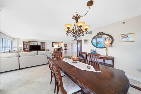 Condo in Sunny Isles Beach, Florida, 2 bedrooms  № 1875502 - photo 27