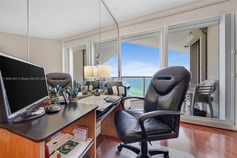 Condo in Sunny Isles Beach, Florida, 2 bedrooms  № 1875502 - photo 7