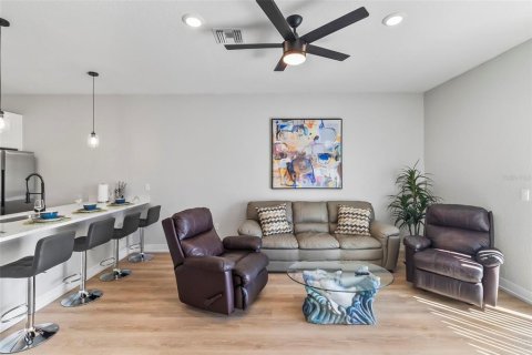 Propiedad comercial en venta en Port Charlotte, Florida, 209.03 m2 № 1802041 - foto 4