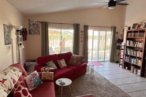 Casa en venta en Lake Mary, Florida, 4 dormitorios, 179.21 m2 № 1837870 - foto 4