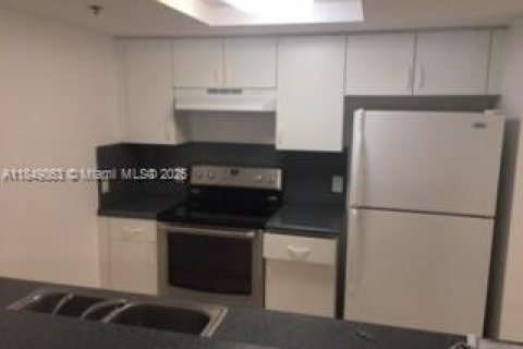 Copropriété à louer à Miami, Floride: 1 chambre, 81.75 m2 № 1852389 - photo 3