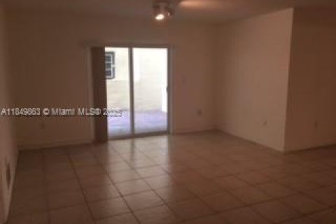 Copropriété à louer à Miami, Floride: 1 chambre, 81.75 m2 № 1852389 - photo 4