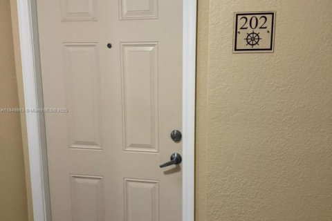 Copropriété à louer à Miami, Floride: 1 chambre, 81.75 m2 № 1852389 - photo 12
