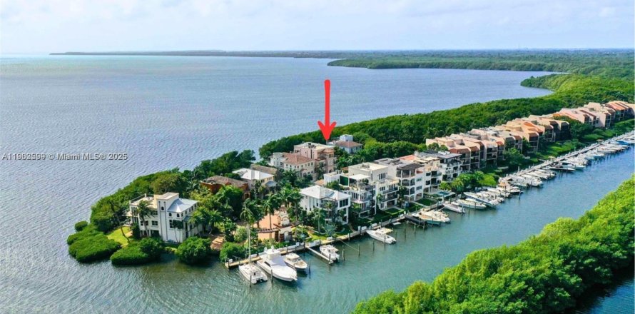 Terreno en Palmetto Bay, Florida № 2154010