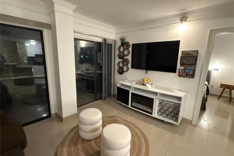 Condo in Orlando, Florida, 2 bedrooms № 2123018 - photo 8