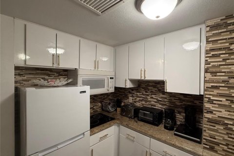 Condo in Orlando, Florida, 2 bedrooms № 2123018 - photo 5