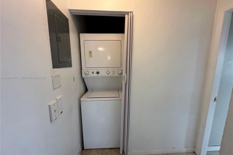 Снять в аренду кондоминиум в Хомстед, Флорида 2 спальни, 90.12м2, № 1992486 - фото 8