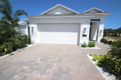 House in Vero Beach, Florida 3 bedrooms, 234.49 sq.m. № 1096379 - photo 1