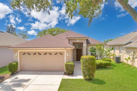 House in Orlando, Florida 3 bedrooms, 148.83 sq.m. № 1679771 - photo 1