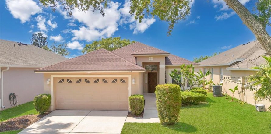 House in Orlando, Florida 3 bedrooms, 148.83 sq.m. № 1679771