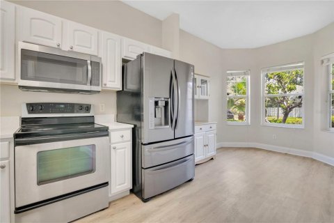 House in Orlando, Florida 3 bedrooms, 148.83 sq.m. № 1679771 - photo 5