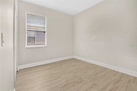 House in Orlando, Florida 3 bedrooms, 148.83 sq.m. № 1679771 - photo 10